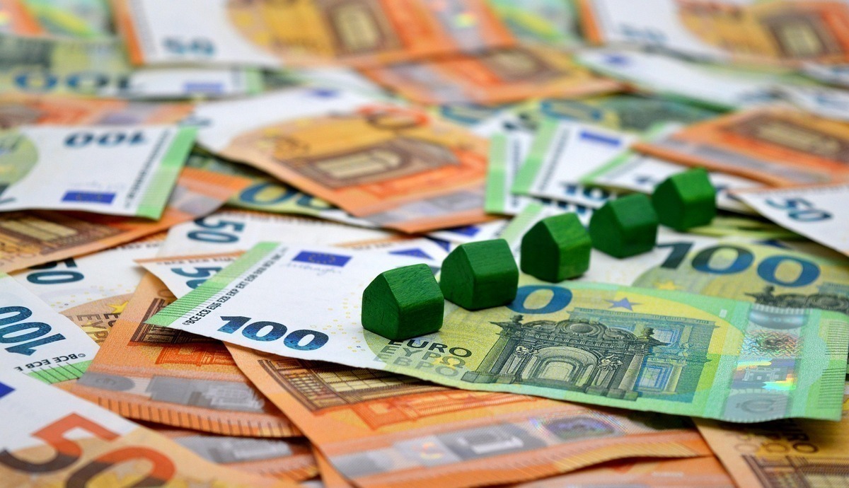 Finanzierung & Förderung in Bergisch Gladbach: KfW-Förderung, Wohnbauförderung im Bundesland, Zinsentwicklung und Bankenvergleich. Alles Wichtige zur Immobilienfinanzierung im Überblick.